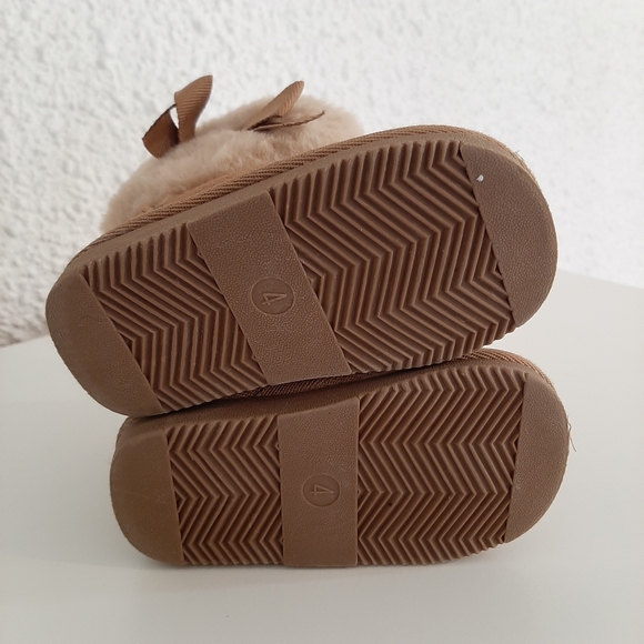 JOE FRESH Faux Fur Lined Boots, Size 4, LIKE NEW - Picture 4 of 5